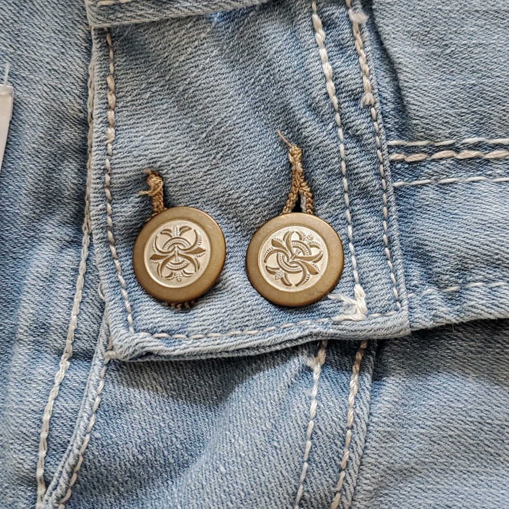Shorts - Picture 4 of 5